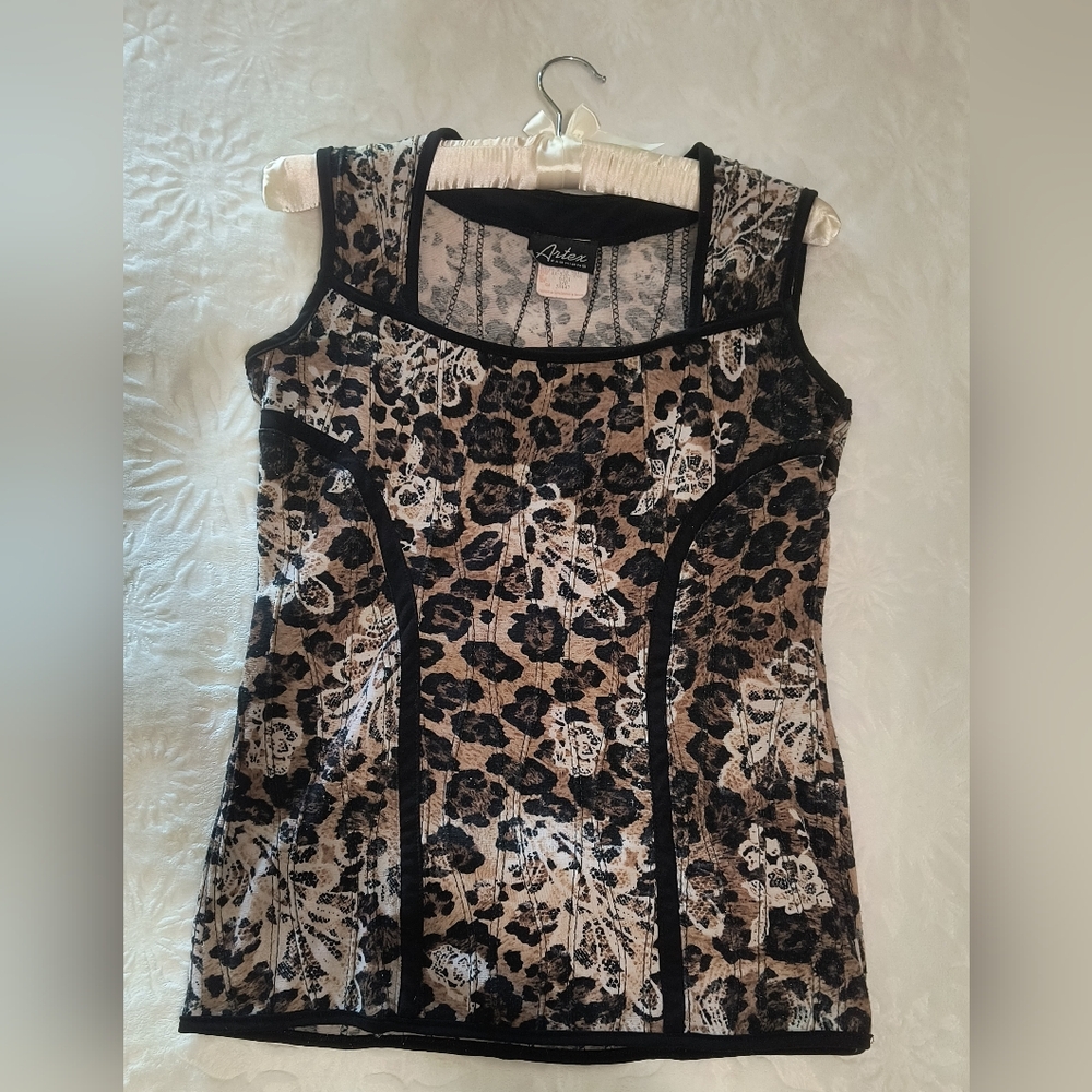 Women's short sleeve top